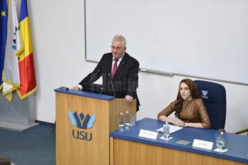 Primarul Ion Lungu a acordat USV o diplomă de excelență pentru contribuția adusă la dezvoltarea orașului