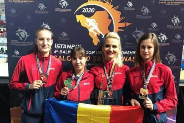 Antrenoarea Erzilia Țîmpău alături de cele mai bune sportive ale sale