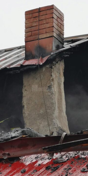 Două incendii au distrus locuințele unor familii din Fundu Moldovei și Bădeuți