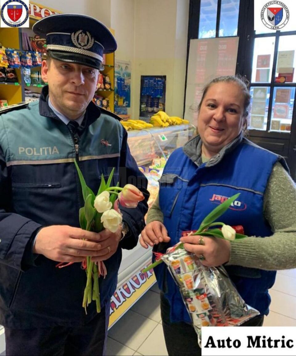 Activitate de prevenire a victimizării călătorilor și flori împărțite de polițiști, de 8 Martie