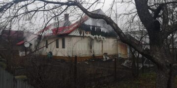 Două incendii au distrus locuințele unor familii din Fundu Moldovei și Bădeuți