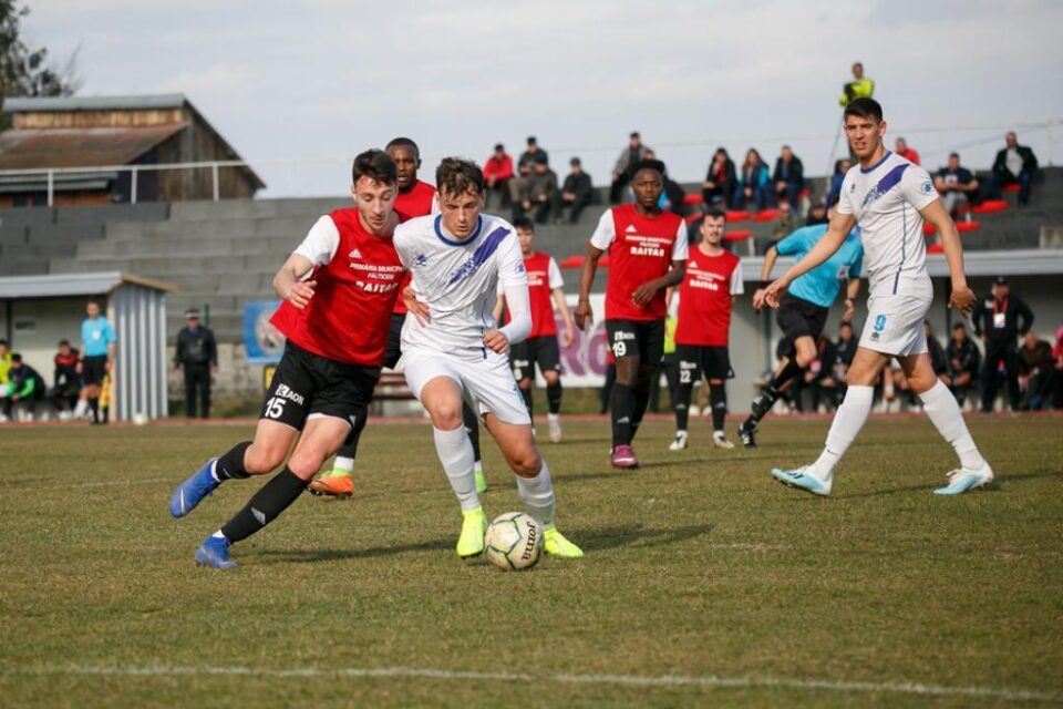 Partida de la Fălticeni a fost tranșată în favoarea echipei gazdă. Foto: Codrin Anton (FotoSport) Partida de la Fălticeni a fost tranșată în favoarea echipei gazdă. Foto: Codrin Anton (FotoSport)