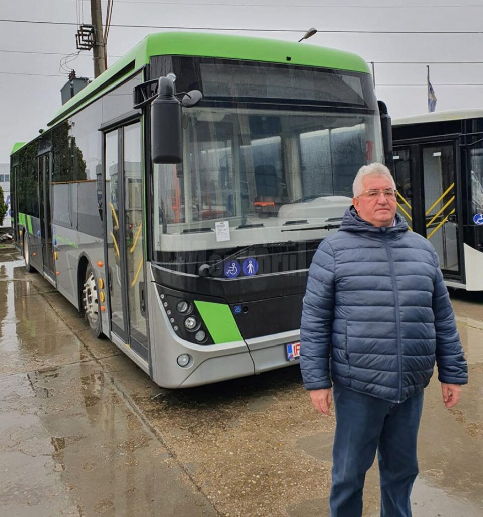 Distribuitoare de dezinfectant sunt montate în autobuzele TPL, pentru a limita răspândirea gripei și a coronavirusului