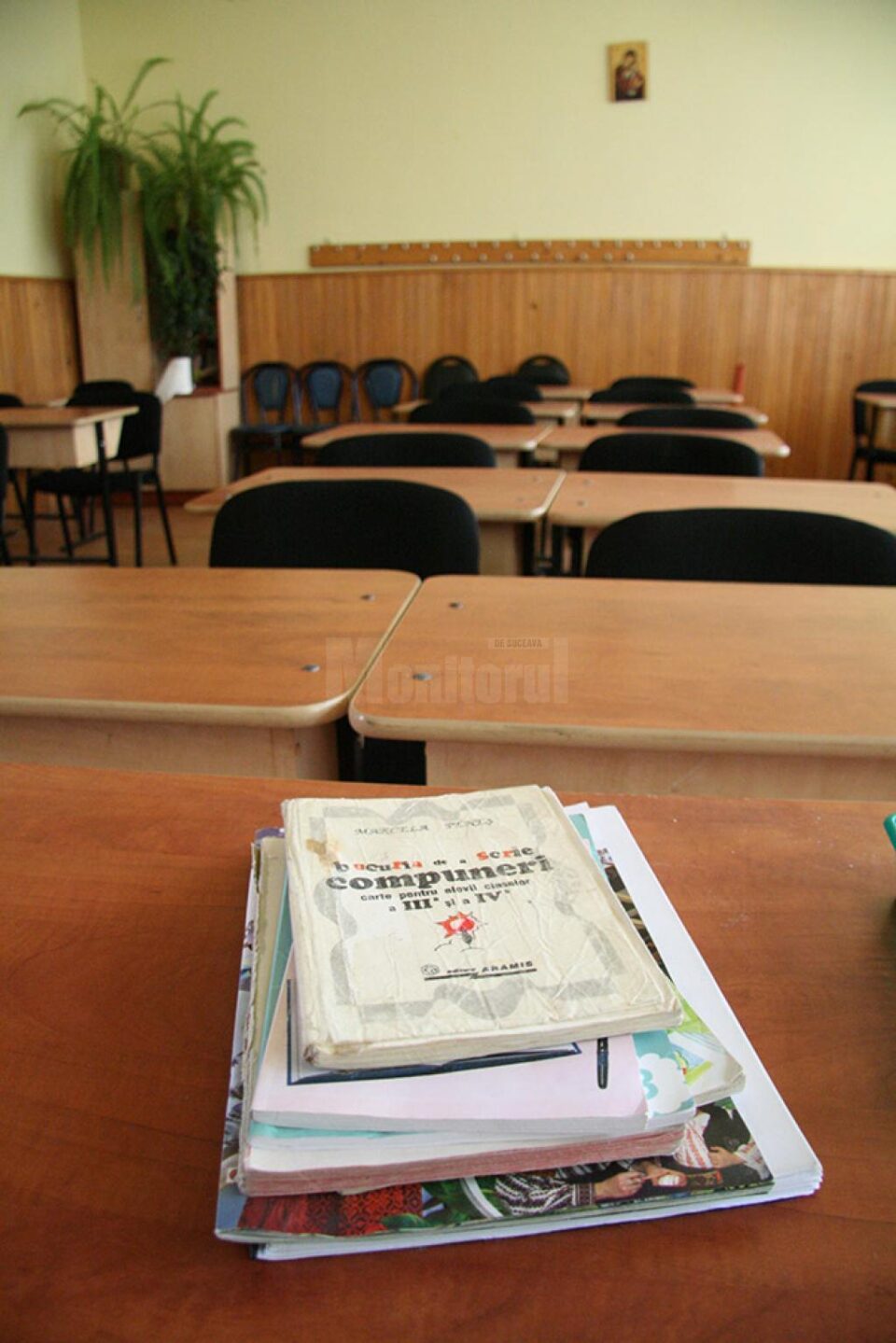 112.000 de elevi și preșcolari vor sta acasă