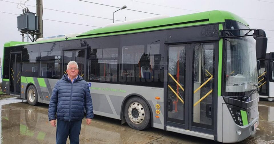 Cele 25 de autobuze care vor fi livrate în toamnă la Suceava vor fi verzi precum cupola celui vizitat de Lungu în curtea BMC CITY BUS