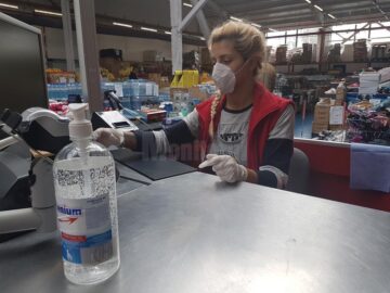 Masuri de protectie la supermarketul Mere, din Egros Suceava