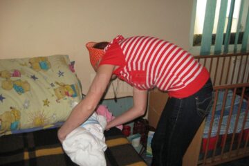 Două mame minore, 15 mame majore și 29 de copii au primit ajutor, anul trecut, în Centrul Maternal Suceava