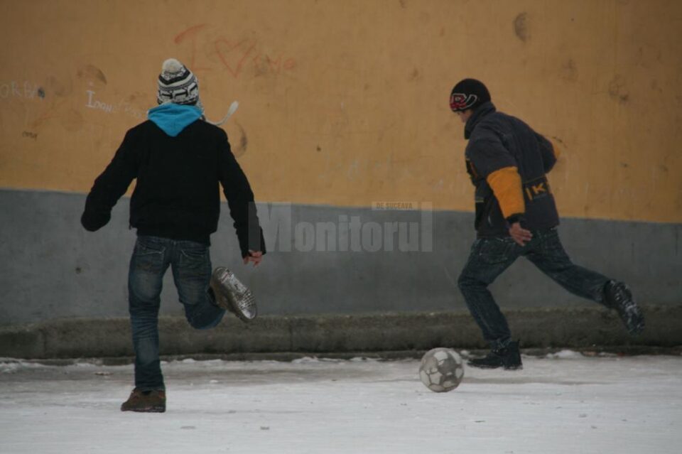 Peste 7.500 de copii suceveni au părinți plecați „afară”