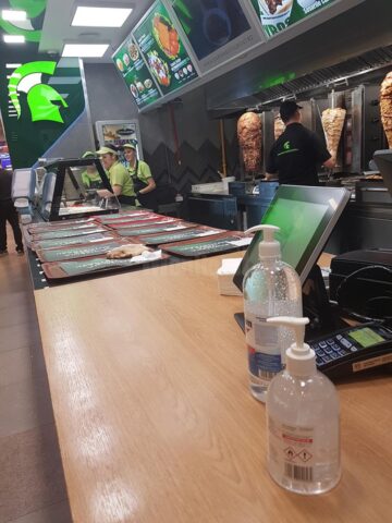 Zona de servit masa in Iulius Mall