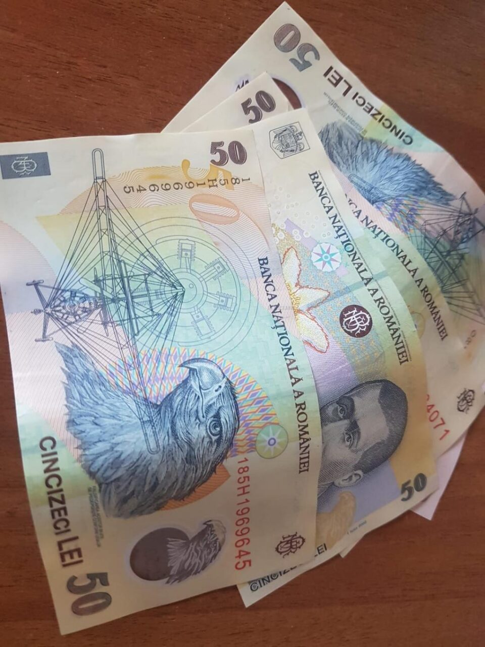 Prins de polițiști după ce a furat 500 de lei de la un bărbat, în plină stradă Prins de polițiști după ce a furat 500 de lei de la un bărbat, în plină stradă