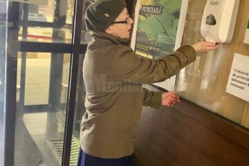 Masuri speciale pentru accesul vizitatorilor în Primăria Suceava