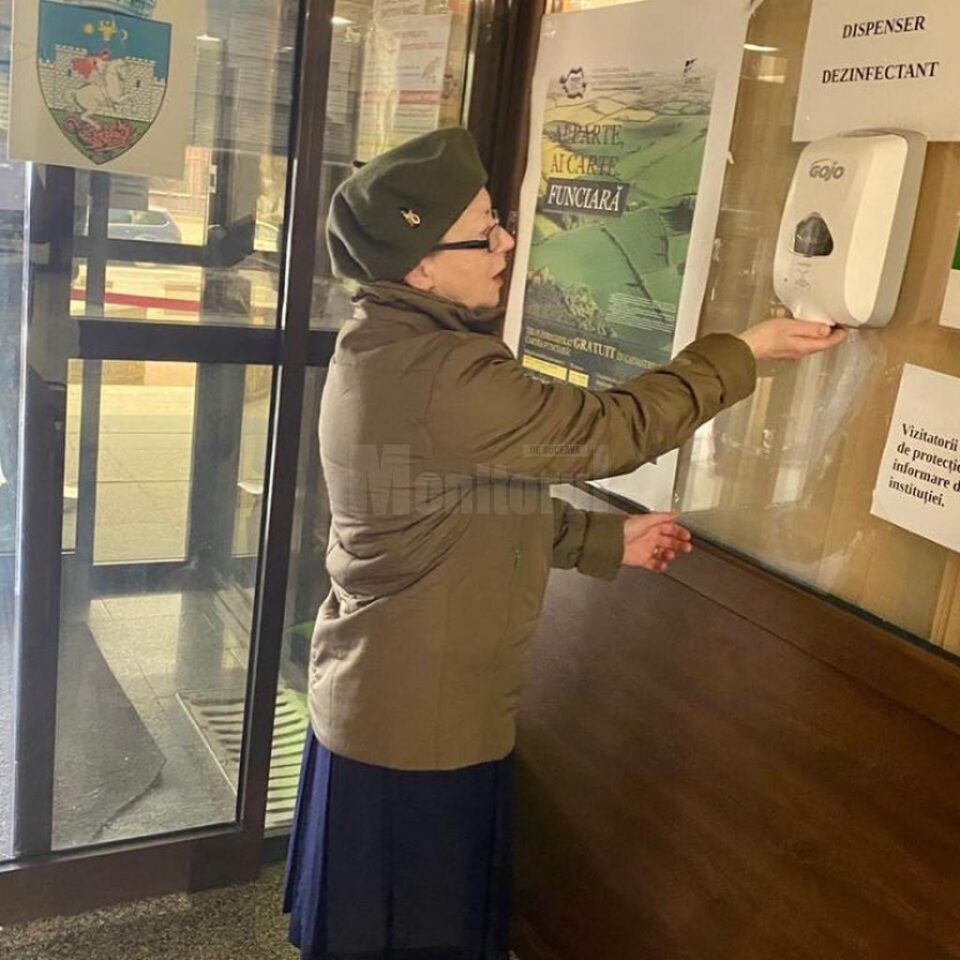 Masuri speciale pentru accesul vizitatorilor în Primăria Suceava