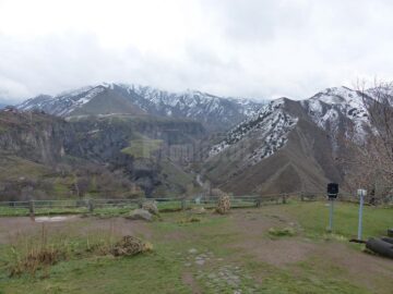 La un vin de rodii în necunoscuta Vinărie Areni