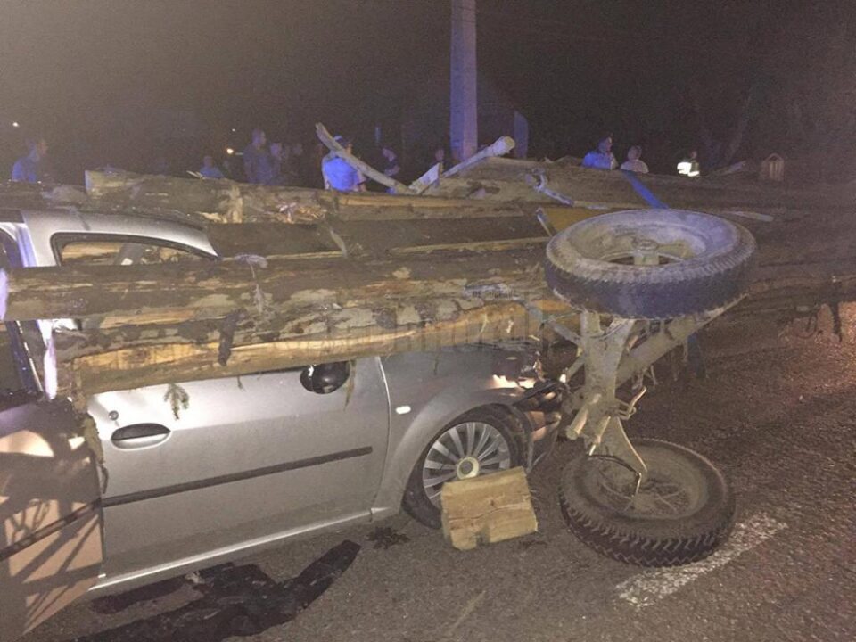 Un accident ca în filmele de groază. Femeia din dreapta nu a avut nici o șansă de supraviețuire