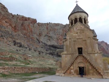 La un vin de rodii în necunoscuta Vinărie Areni