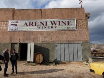 La un vin de rodii în necunoscuta Vinărie Areni