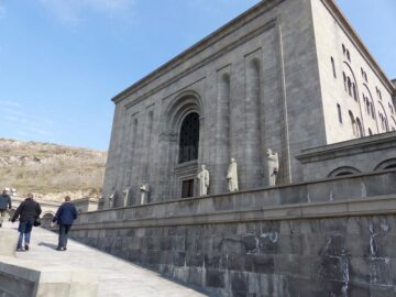 La un vin de rodii în necunoscuta Vinărie Areni