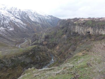 La un vin de rodii în necunoscuta Vinărie Areni