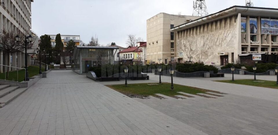 Mult mai puțini suceveni pe străzi. Centrul Sucevei era aproape pustiu