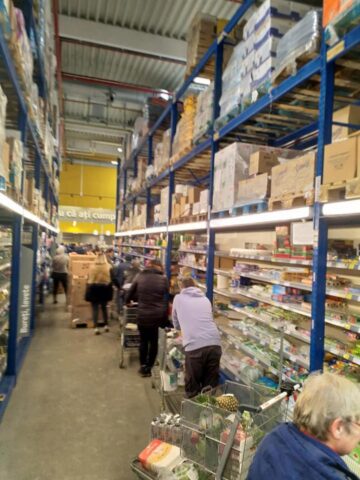 Aglomerație la case la Selgros