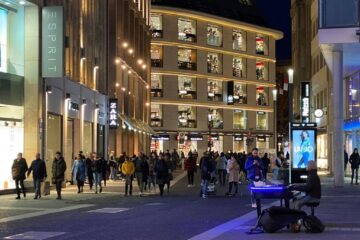 Roxana, Dusseldorf - Germania: “Noi mergem în permanență cu măști și evităm zonele aglomerate, iar lumea se uită la noi ca la urs”