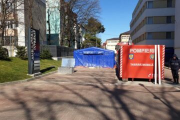 Triaj avansat, în corturi amplasate în curte, la Spitalul de Urgență Suceava