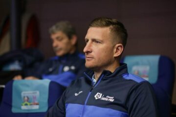 Dorin Goian a lăsat tricoul de fotbalist pentru treningul de antrenor. Foto frf.ro