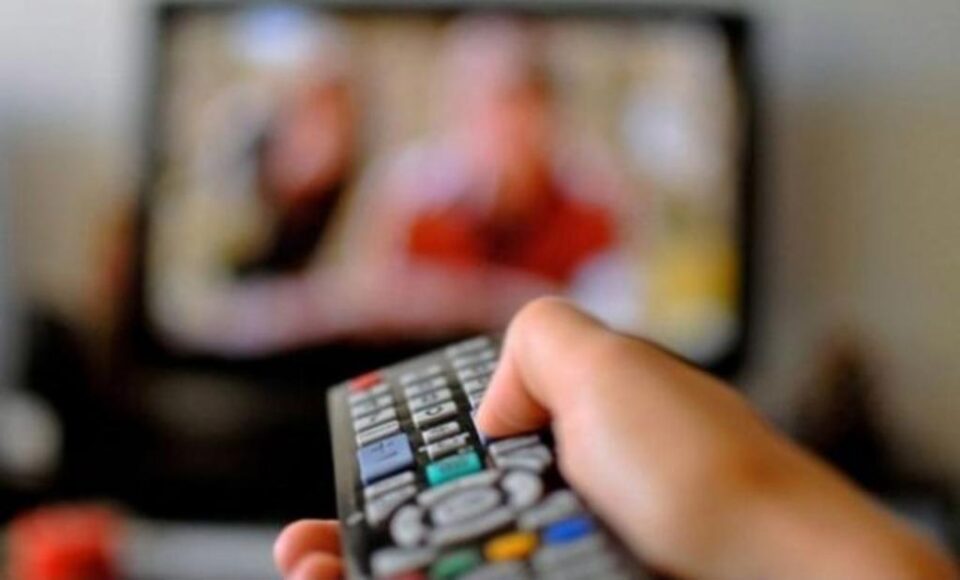 „Teleșcoala”, program TV pentru elevii care urmează să susțină evaluarea națională și bacalaureatul „Teleșcoala”, program TV pentru elevii care urmează să susțină evaluarea națională și bacalaureatul
