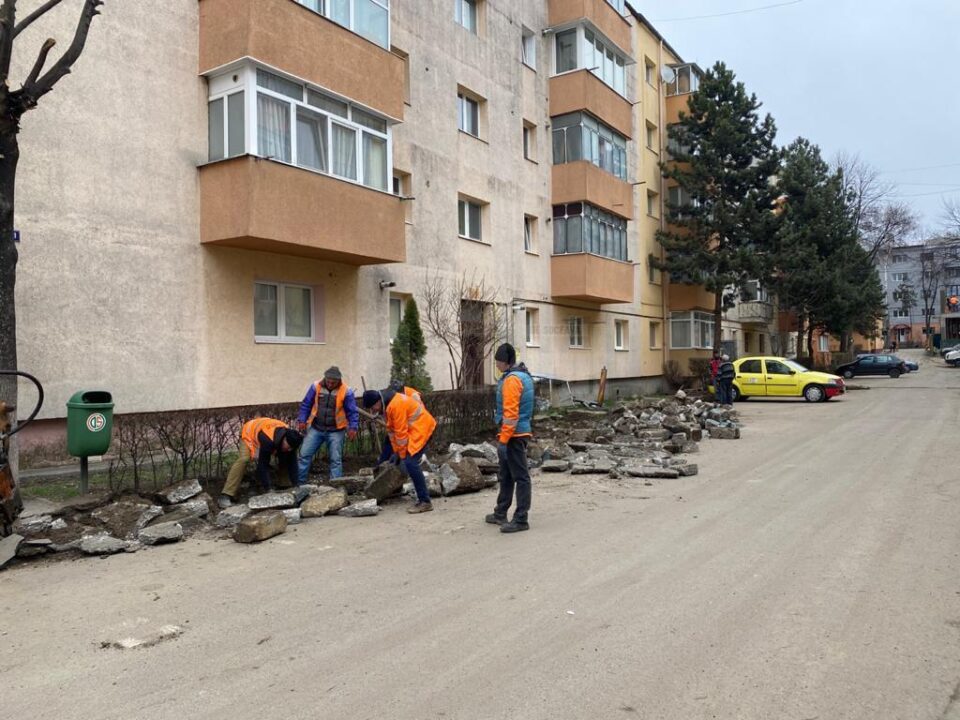 Două parcări de reședință cu aproape 200 de locuri sunt în curs de amenajare în cel mai mare cartier al Sucevei 3