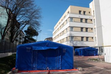Corturi pentru triajul avansat la Spitalul de Urgență Suceava