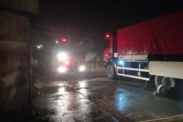 Hală de la fabrica de mobilă din Rădăuți, cuprinsă un incendiu provocat intenționat