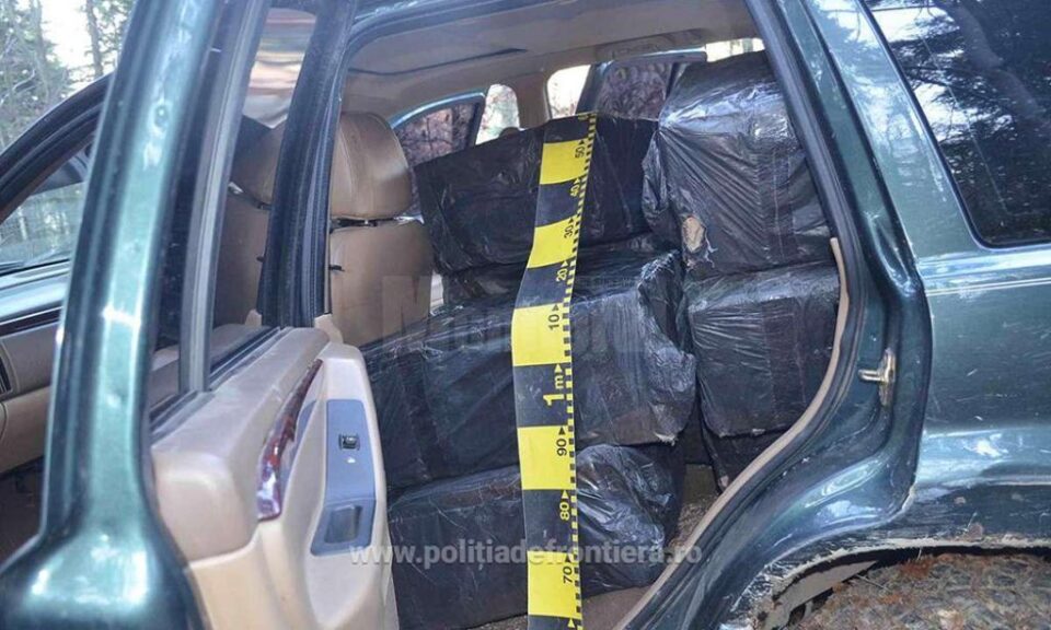 Autospecială de Poliție de Frontieră avariată de un contrabandist, după o urmărire cu focuri de armă