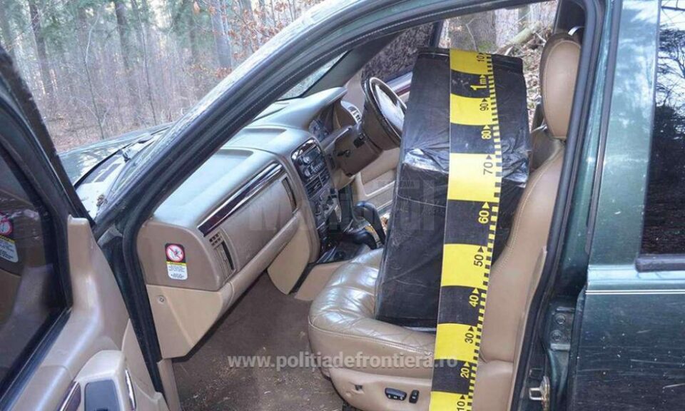 Autospecială de Poliție de Frontieră avariată de un contrabandist, după o urmărire cu focuri de armă