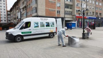 Ample acțiuni de dezinfecție în locurile publice din municipiul Suceava – Foto: Ștefan Macedon Gheorghiță