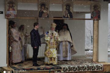 ÎPS Pimen a ținut slujba, în ciuda vremurilor și a vremii