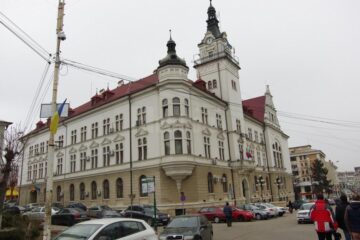 Peste 80 dintre salariații Consiliului Județean Suceava lucrează de acasă