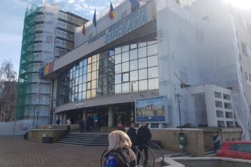 Peste 250 de angajați ai Primăriei Suceava sunt trimiși acasă, în izolare, iar primarul Ion Lungu este izolat în biroul său