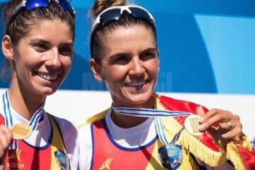 Sucevencele Gianina Beleagă și Ionela Cozmiuc sunt duble campioane mondiale cu barca de două vâsle