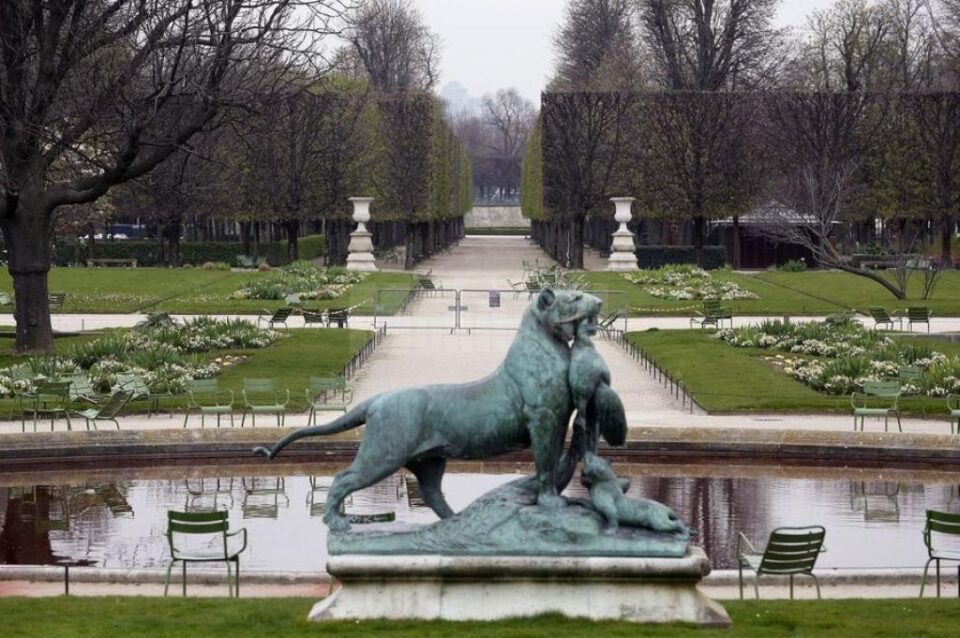 Corespondență dintr-un Paris aproape pustiu