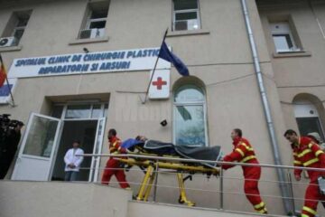 Pacient transferat de la Suceava la Spitalul de Arși București, pozitiv pentru Covid-19. El a avut contact cu 28 de cadre medicale