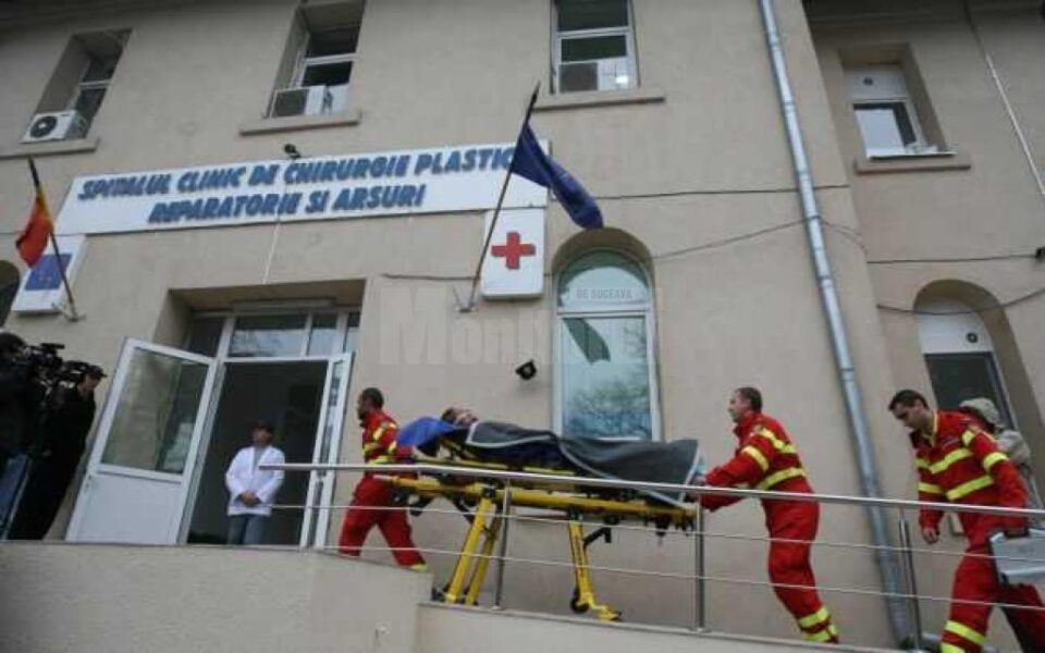Pacient transferat de la Suceava la Spitalul de Arși București, pozitiv pentru Covid-19. El a avut contact cu 28 de cadre medicale