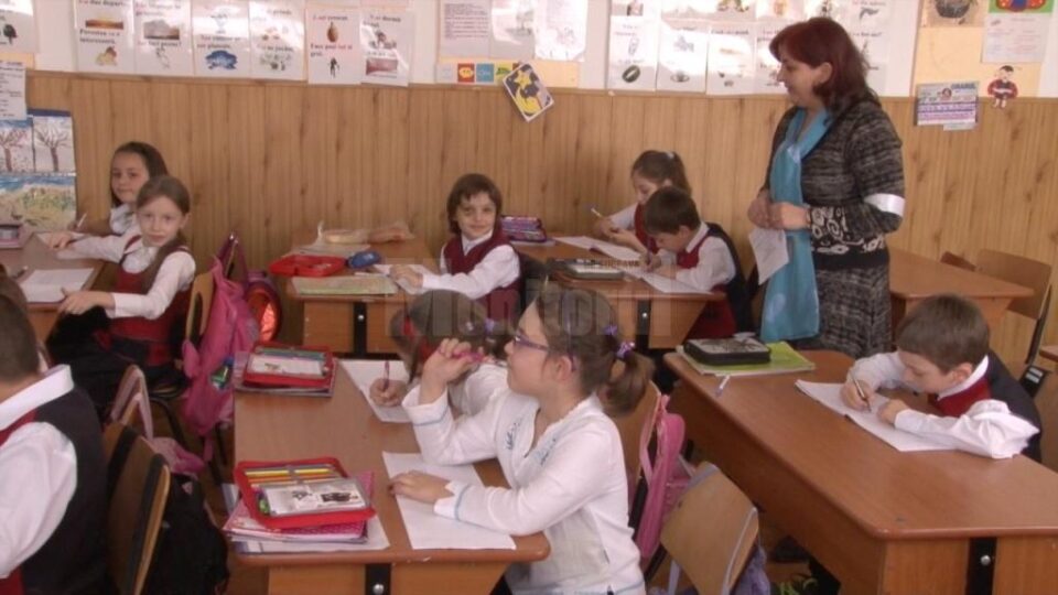 Sprijin pentru a desfășura lecții online, pentru profesorii din medii dezavantajate