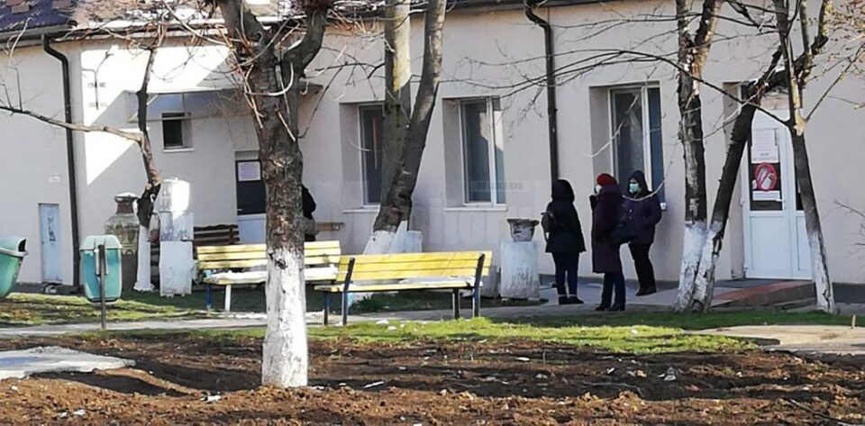 Sute de cadre medicale nu vor afla dacă au coronavirus. Motivul: nu mai sunt teste