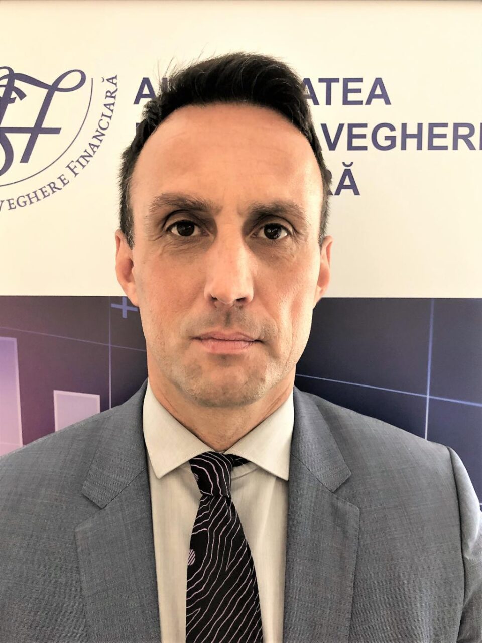 Valentin Ionescu: ASF este alături de entitățile pe care le reglementează/supraveghează pentru a le ajuta să gestioneze cât mai eficient situațiile care pot apărea ca urmare a contextului generat de COVID-19 privind riscurile cibernetice. Valentin Ionescu: ASF este alături de entitățile pe care le reglementează/supraveghează pentru a le ajuta să gestioneze cât mai eficient situațiile care pot apărea ca urmare a contextului generat de COVID-19 privind riscurile cibernetice.