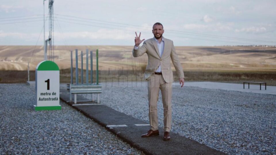 Ștefan Mandachi “vinde” primul metru de autostradă din Moldova cu 3 milioane de euro, bani pentru spitale Ștefan Mandachi “vinde” primul metru de autostradă din Moldova cu 3 milioane de euro, bani pentru spitale