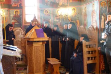 Rugăciuni, în această seară, la Voroneț, pentru toate cadrele medicale aflate în prima linie, în lupta cu noul coronavirus