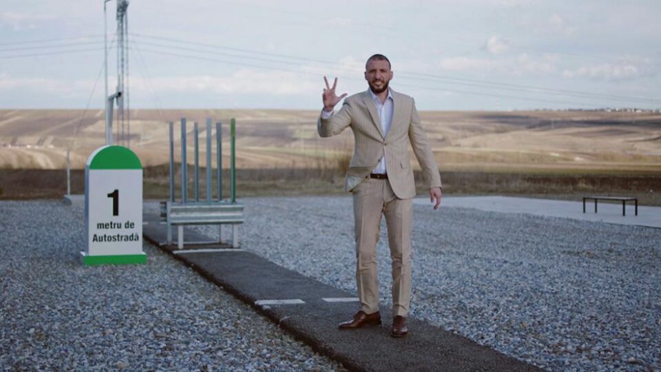 Ștefan Mandachi vinde primul metru de autostradă din Moldova pentru a strânge bani pentru spitale