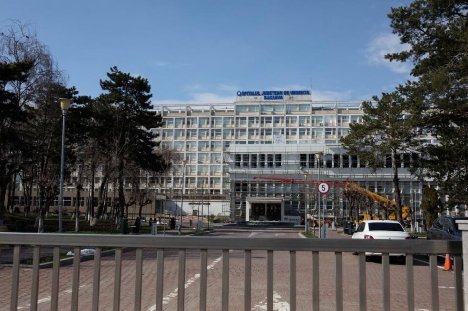 Un etaj al Spitalului Suceava, dedicat pacienților COVID, care sunt deja transferați de la Pneumologie Un etaj al Spitalului Suceava, dedicat pacienților COVID, care sunt deja transferați de la Pneumologie