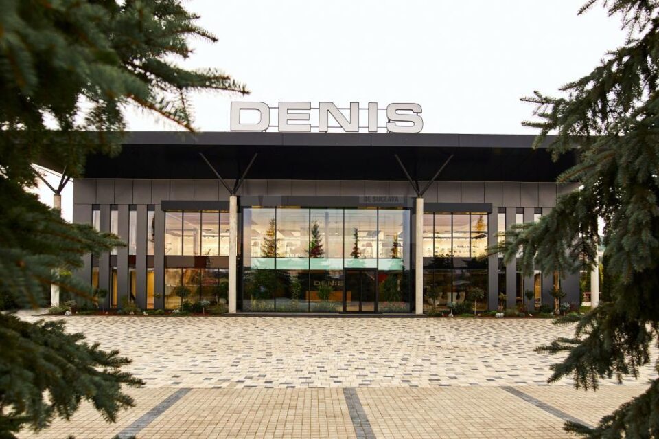 Donație de 10.000 de euro pentru Spitalul Județean Suceava, din partea Fabricii de Încălțăminte DENIS Donație de 10.000 de euro pentru Spitalul Județean Suceava, din partea Fabricii de Încălțăminte DENIS