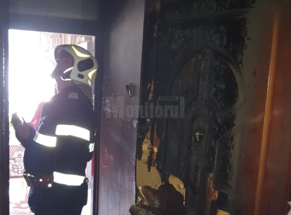 Explozie într-o garsonieră din Suceava. O persoană a fost dusă la spital